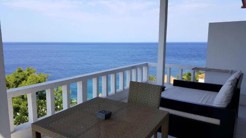Amed House | Aquaterrace Amed