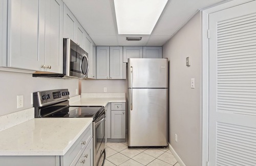 West Panama City Beach Condo | AquaVista 706-E Beachfront and Pool