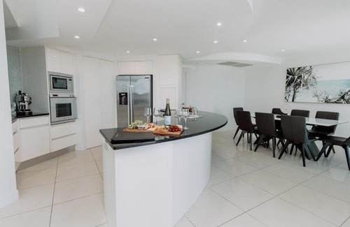 Maroochydore Apartment | Aquavista Penthouse - Stunning 180 Views