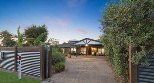 Safety Beach House | Aquawaters Beach House - 5 min walk to beach