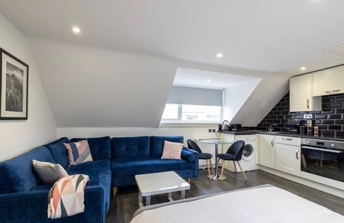 St. Helier Apartment | Aquila Town Studio - Central & Trendy