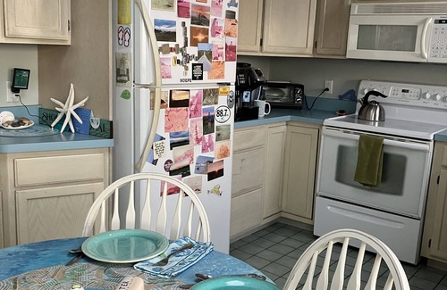 Aquinnah Condo | Aquinnah condo at cliffs, walk to beach!