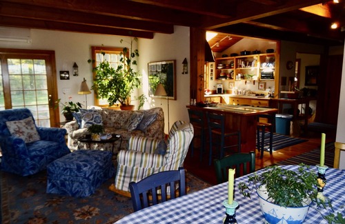 Aquinnah House | Aquinnah Skye Ln:Private Custom Post & Beam,Walk to Beach,Water View,Central A/C