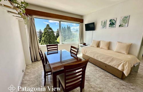 San Carlos de Bariloche Apartment | Spacious and bright apartment with an incredible lake view.
