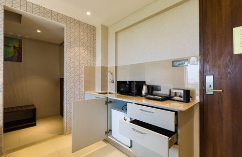 Koregaon Park Hotel | AR Suites Jewels Royale