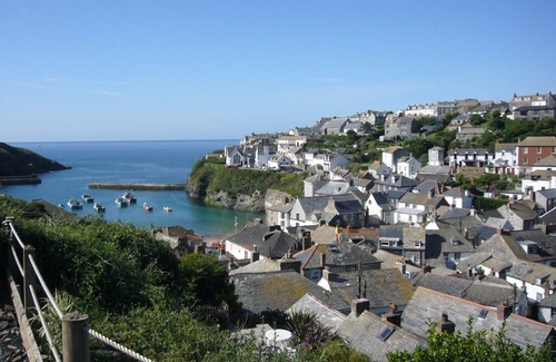 Port Isaac House | Arabia Cottage, Port Isaac. Sleeps 5 with parking. Pet friendly!