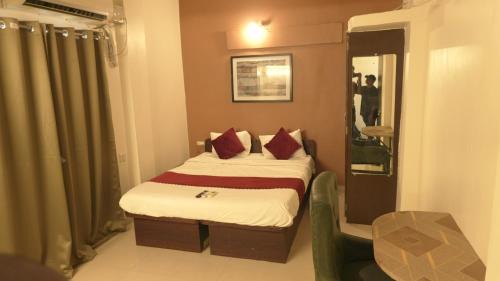 Koregaon Park Hotel | Aradhya Executive Koregoan Park