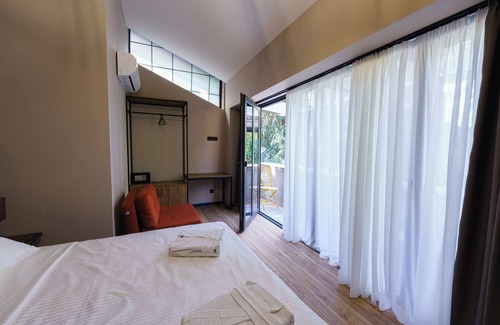 Sololaki Hotel | ARAKI Sololaki