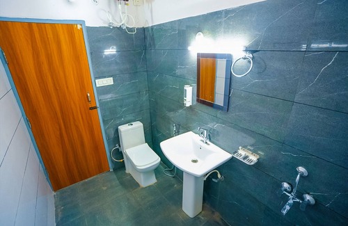 Bail Parao Hotel | Aranya Resort & Suites By Shivaneel