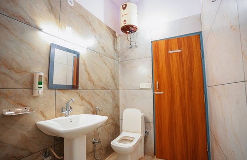 Bail Parao Hotel | Aranya Resort & Suites By Shivaneel