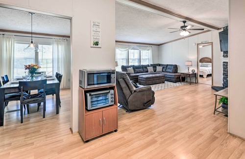 Minnesott Beach House | Arapahoe Home w/Fireplace Near Deer Hunting