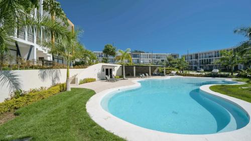 Mezcales Apartment | Araquuna, Chic New Condo, Pool & Balcony By Valléra Homes
