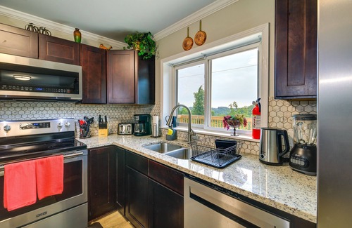 Ararat House | Ararat Home w/ Spacious Yard & Mountain Views!