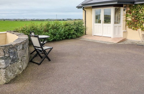 Abbeydorney Cottage | ARAS UI DHUILL, pet friendly in Abbeydorney, County Kerry