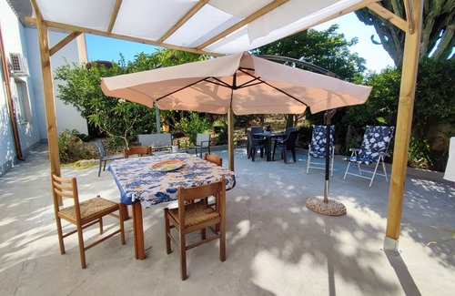 Marsala House | Araucaria, vacation home 3km from the Marsala Salt Pans, with Olive grove