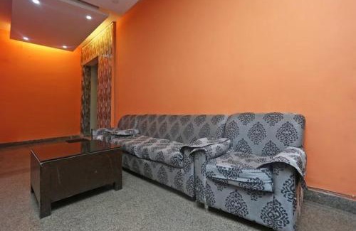 D6 Bed & Breakfast | Aravali Residency B&B
