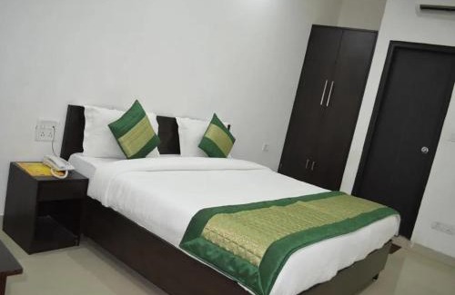 D6 Bed & Breakfast | Aravali Residency B&B