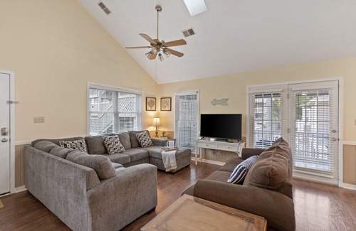 Myrtle Beach House | Arbor House #12 - 3BR Community Pool, Walk to Beach