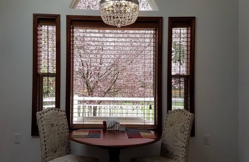 Clinton Cottage | Arbor Rouge Cottage - A Romantic Relaxing Get-a-way!