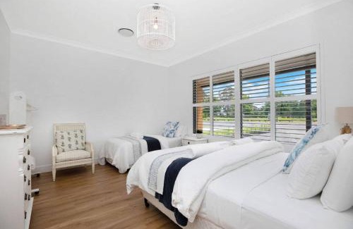 Bowral House | Arborea Country Holiday House catering for 14 to 16 guests In the heart of Bowral