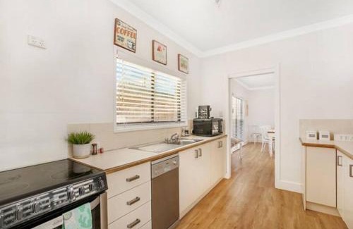 Bowral House | Arborea Country Holiday House catering for 14 to 16 guests In the heart of Bowral