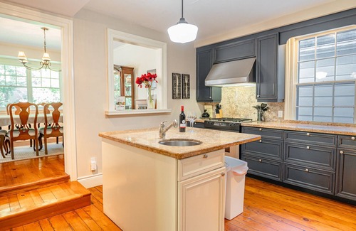 Old Town Historic District House | Arbour House, 1830 Historic Home