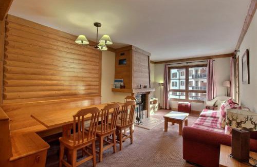 Arc-1950 Apartment | ARC 1950, Appartement 3 chambres Duplex Cheminée, 10 personnes