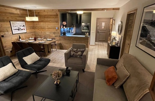 Arc-1950 Apartment | Arc 1950: Spacious ski-in ski-out apartment, 4-6 pax