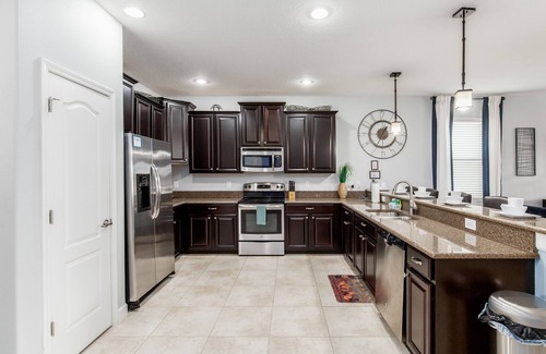 Davenport House | 🌟Arcade/Theater/Themed. 15 Mins to Disney, Amazing Luxury 8 Bdrm Pool Villa.🌟