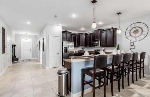 Davenport House | 🌟Arcade/Theater/Themed. 15 Mins to Disney, Amazing Luxury 8 Bdrm Pool Villa.🌟