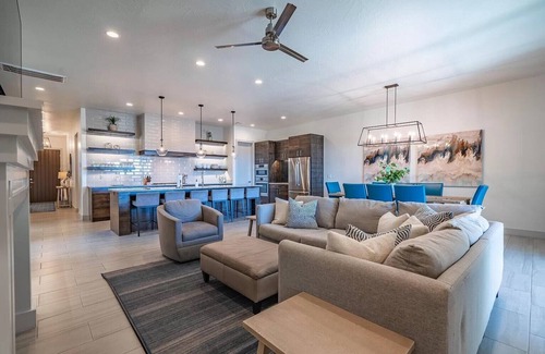 Santa Clara House | Arcadia 37 | Fire Pit * Luxury Vacation Villa * Sleeps 18 * Balcony Views