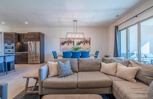 Santa Clara House | Arcadia 37 | Fire Pit * Luxury Vacation Villa * Sleeps 18 * Balcony Views
