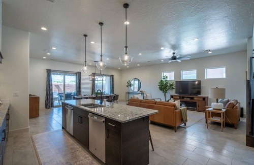 Santa Clara House | Arcadia 47 | FAMILY FUN * Arcades * Games * PRIVATE HOT TUB