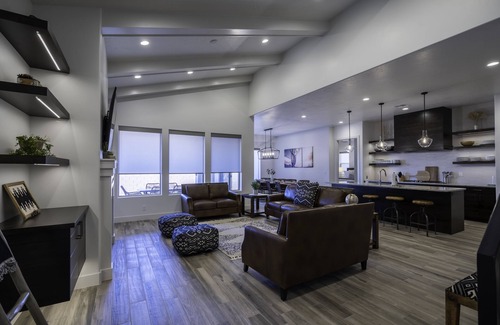 Santa Clara House | Arcadia 54 | Private Hot Tub * Ping Pong * Nintendo