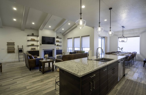 Santa Clara House | Arcadia 54 | Private Hot Tub * Ping Pong * Nintendo