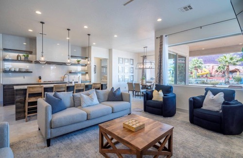 Santa Clara House | Arcadia 6 | BEST POOLSIDE LOCATION * Sleeps 16 * BBQ