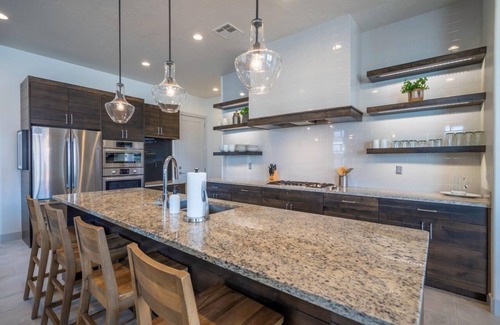 Santa Clara House | Arcadia 6 | BEST POOLSIDE LOCATION * Sleeps 16 * BBQ