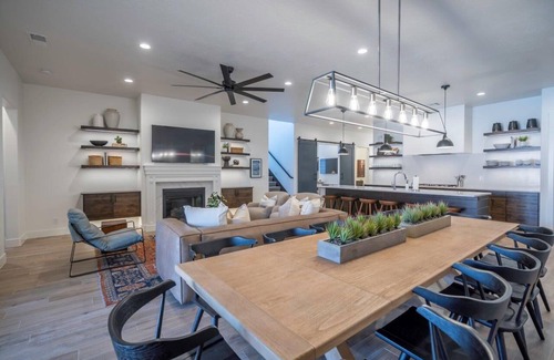 Santa Clara House | Arcadia 66 + 67 | TWO POOLS + HOT TUBS + ARCADES + POOL TABLES