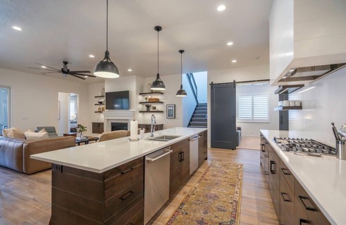 Santa Clara House | Arcadia 66 + 67 | TWO POOLS + HOT TUBS + ARCADES + POOL TABLES
