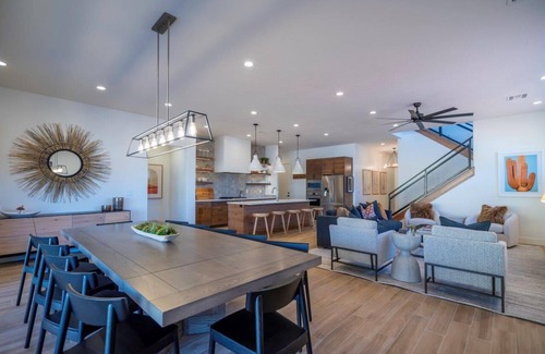 Santa Clara House | Arcadia 78 | Private Hot Tub * Games * Fire Pit * Arcade