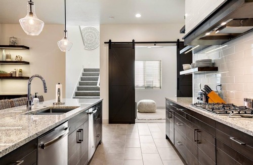 Santa Clara House | Arcadia 8 | PRIVATE Hot Tub * Red Mountain Views