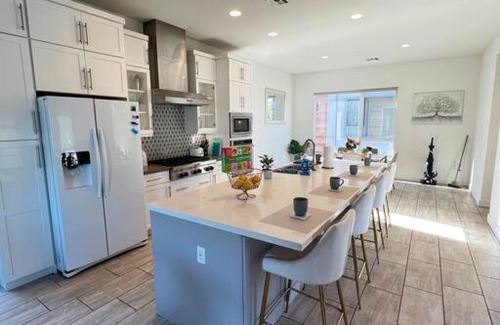 Arcadia Apartment | Arcadia Best for Family 4b3.5b SPACIOUS TOWNHOUSE