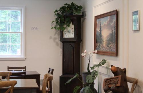 Sunderland Hotel | Arcady Mountain Motor Lodge