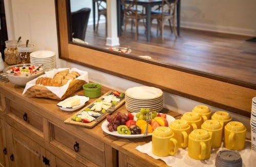 Sunderland Hotel | Arcady Mountain Motor Lodge