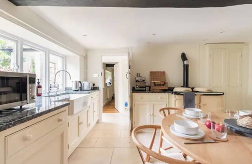 Quenington Cottage | Architect Designed Cosy Cotswold Stone Cottage