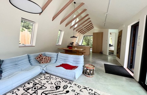 Roberts Creek House | Architect designed rustic modernist home 5 min walk to beach and cafe