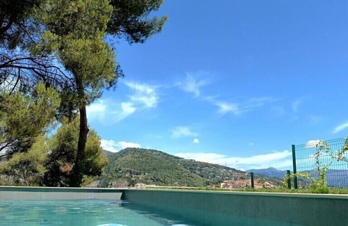Falicon Villa | Architect-designed 9-room villa