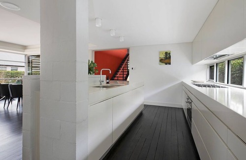 Burrawang House | Architect designed contemporary home in the heart of Burrawang Village