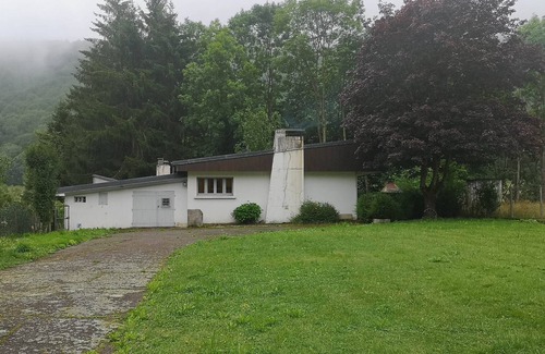 Campan House | Architect-designed house with 2500m2 enclosed garden