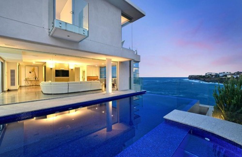 Maroubra Villa | Architect Designed Oceanfront Dream Home